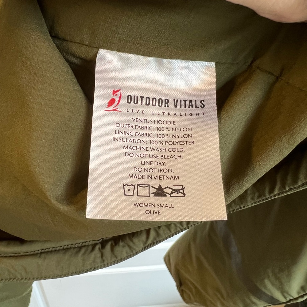 Outdoor Vitals womens ski jacket size small.